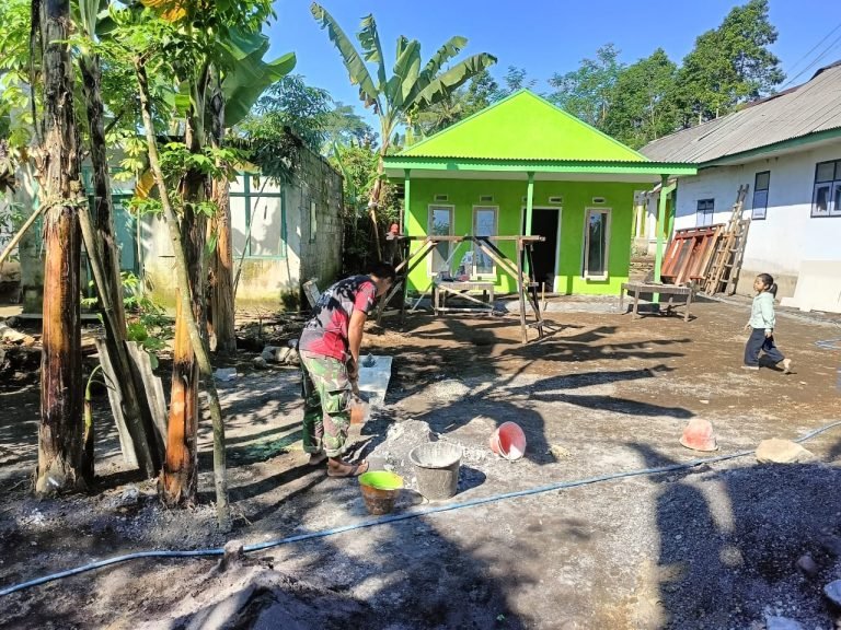 Bahu-Membahu di Bulan Ramadhan, Satgas TMMD Bersama Warga Percepat Pembangunan RTLH