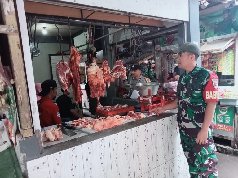 Sinergisitas TNI-Polri SenduroLaksanakan Operasi Pasar di Bulan Ramadhan