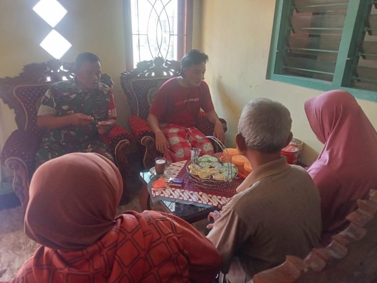 Idulfitri Jadi Momen Babinsa Meninjo Perkuat Hubungan dengan Warga