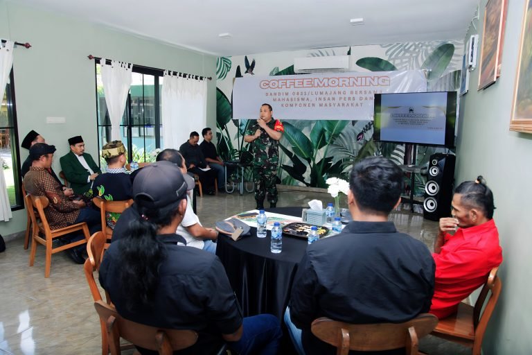 Perkuat Sinergi dan Wawasan Kebangsaan, Dandim 0821 Lumajang Gelar Coffee Morning Bersama Mahasiswa, Pers, dan Masyarakat