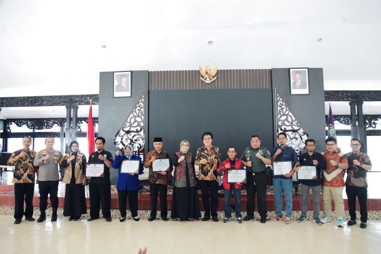 TNI Dukung Penuh Dialog Interaktif May Day: Komitmen Kodim 0821 Lumajang Dalam Mewujudkan Kesejahteraan Pekerja dan Stabilitas Nasional