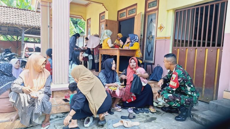 Kolaborasi Babinsa dan Nakes di Posyandu Markisa, Dukung Tumbuh Kembang Balita