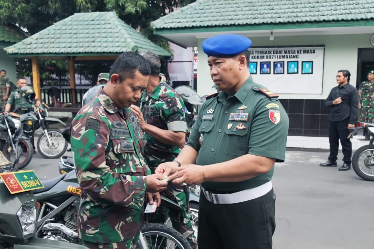 Kodim 0821/Lumajang Gelar Pemeriksaan Administrasi Kendaraan Inventaris, Tegaskan Kedisiplinan dan Tertib Administrasi