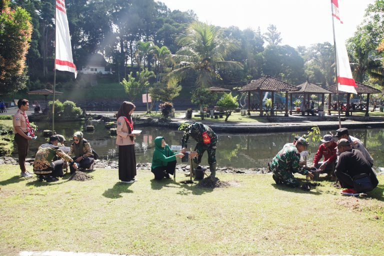 Kodim 0821 Lumajang Gelar Aksi Penanaman Pohon Peringati Hari Lingkungan Hidup Sedunia ke-52
