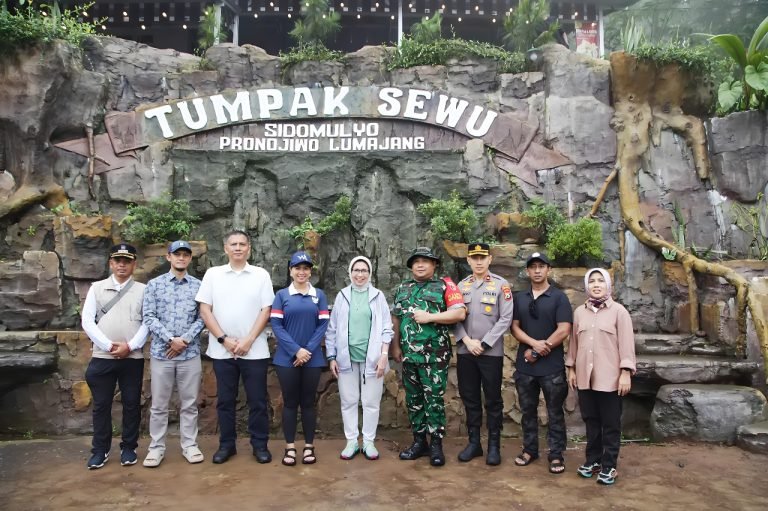 Pariwisata Lumajang Bangkit, Wamenparekraf Tinjau Tumpak Sewu Didampingi Dandim dan Forkopimda.