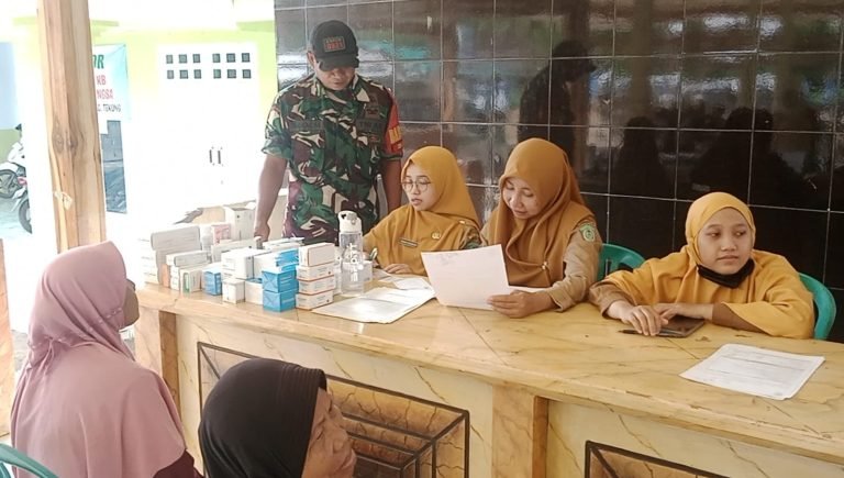 Peduli Lansia, Serka Imamul Mutaqin Dampingi Posyandu Sedap Malam di Wonogriyo