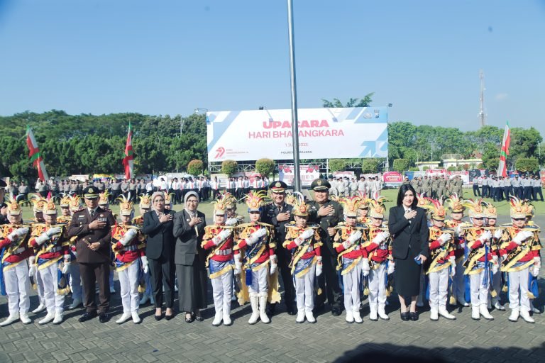Kodim 0821 Lumajang Bersama Forkopimda Hadiri Upacara HUT Bhayangkara ke-79, Dandim: Sinergi TNI-Polri Pilar Kuat Jaga NKRI