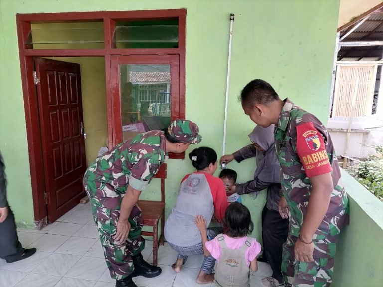 Posyandu Balita di Sidomulyo: Kolaborasi Babinsa dan Bidan Demi Generasi Sehat