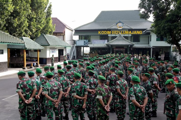 Kodim 0821/Lumajang Gelar Apel Luar Biasa, Tegaskan Ketelitian Administrasi dan Penyesuaian Organisasi.