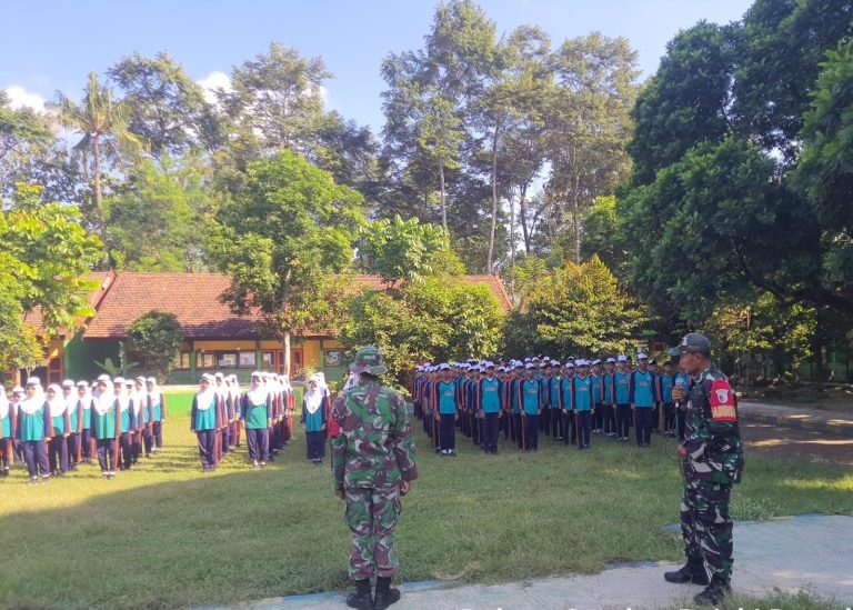 Tak Sekadar Baris Berbaris, Babinsa Dawuhan Lor Tanamkan Jiwa Nasionalis