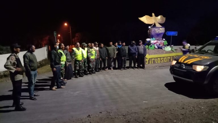 Babinsa Penanggal Dampingi Patroli Gabungan 3 Pilar untuk Wujudkan Kamtibmas di Candipuro