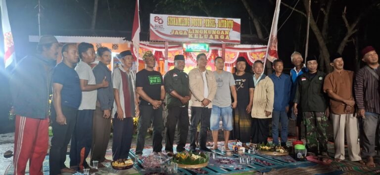 Warga Dusun Persil Jatiroto Sambut Wakil Bupati Lumajang dalam Patroli Malam