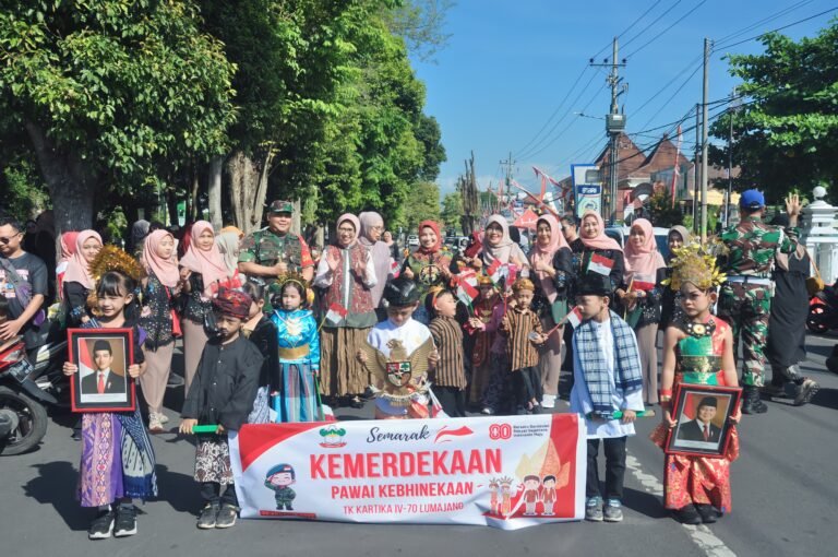 TK Kartika IV-70 Gelar Pawai Kostum Adat, Wujudkan Semarak Kemerdekaan dalam Kebhinekaan