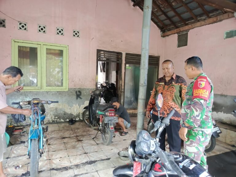 Kehadiran Babinsa Grati di Rumah Sahuri, Bukti Kedekatan TNI dengan Rakyat
