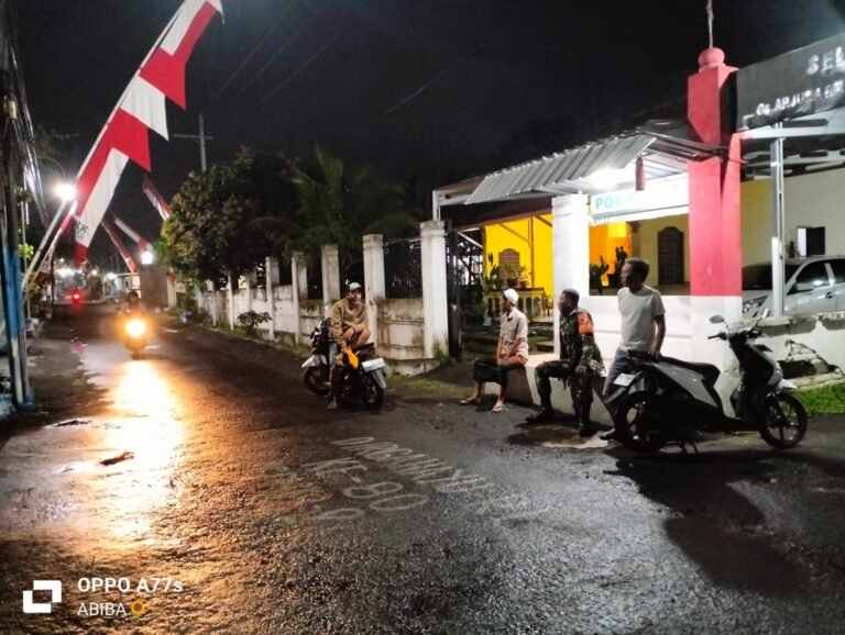 Patroli Malam Babinsa Selok Anyar, Perkuat Komsos dan Keamanan Lingkungan