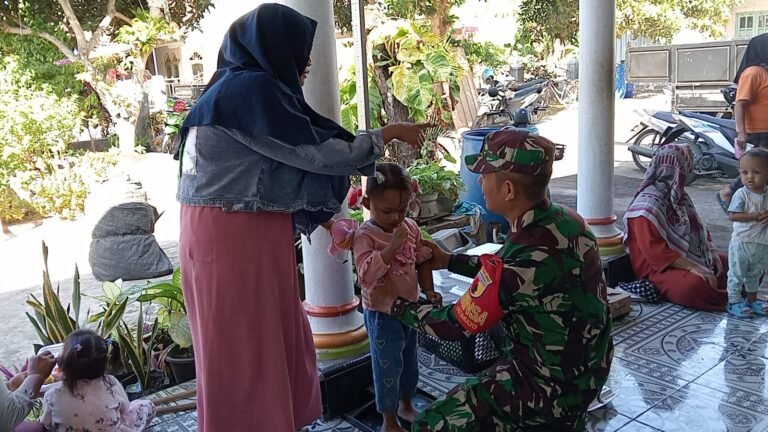 Perkuat Layanan Kesehatan Ibu dan Anak, Babinsa Dampingi Posyandu di Jatimulyo