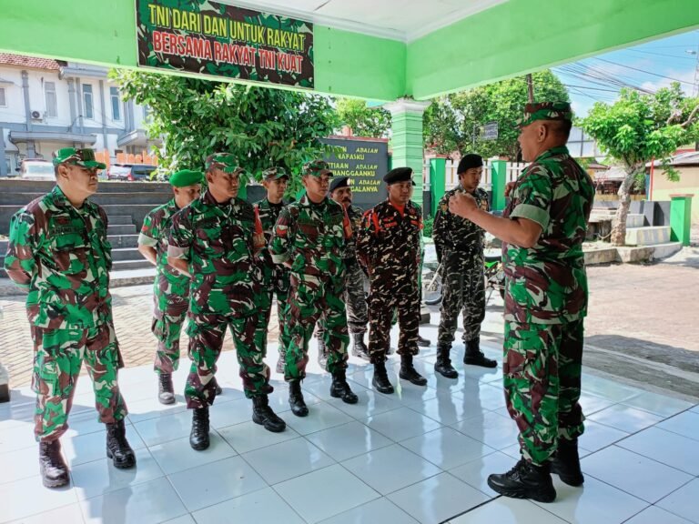 Koramil Ranuyoso Bersama Banser Tingkatkan Sinergi Lewat Patroli Wilayah 