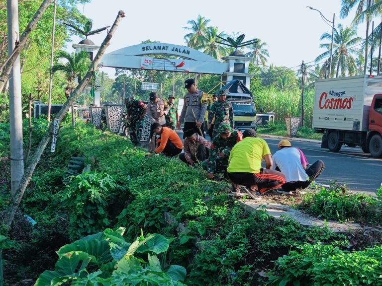 Sinergi Lintas Instansi di Ranuyoso, Bersama Stakeholder Gelar Aksi Bersih Jalan