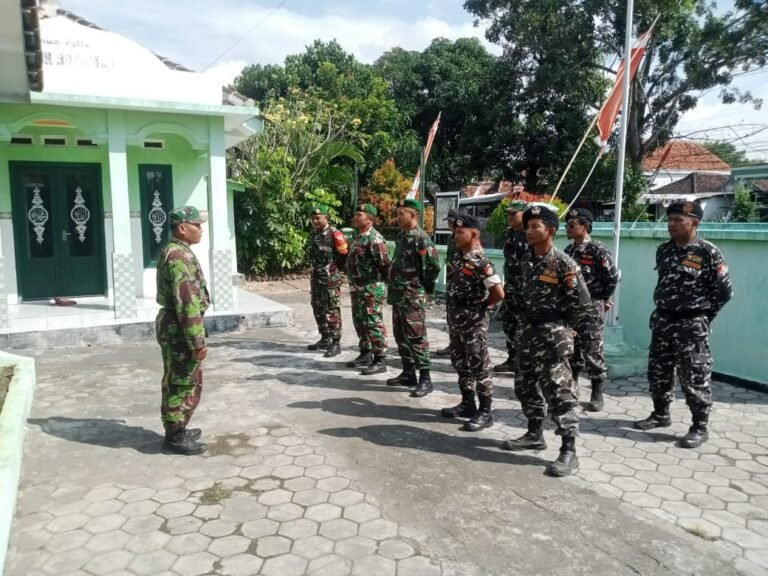 Patroli Gabungan Jadi Bukti Keharmonisan TNI dan Banser di Tekung 