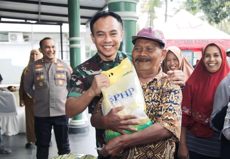 Forkopimda Lumajang Gelar Gerakan Pangan Murah Serentak, Kendalikan Inflasi dan Stabilkan Harga.