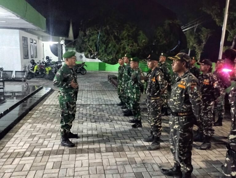 Koramil Rowokangkung dan Banser Jalin Kolaborasi Jaga Ketertiban Lingkungan