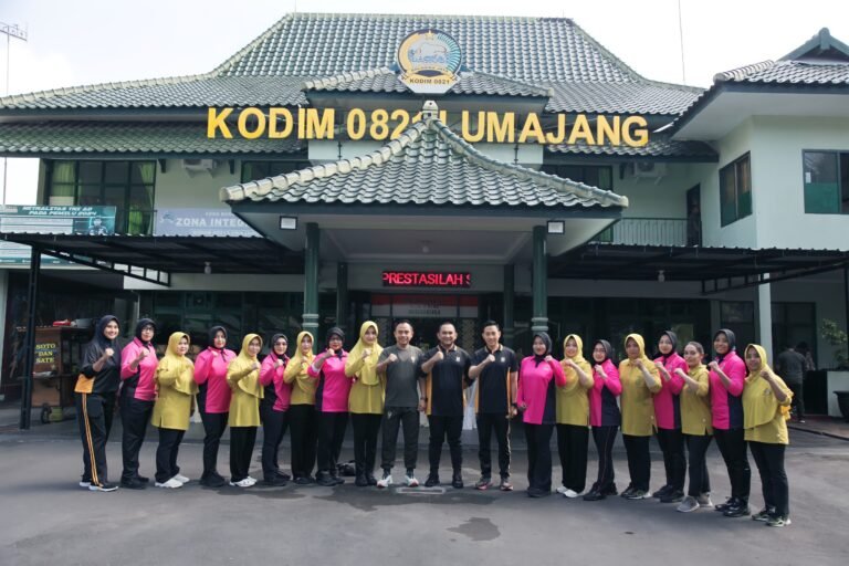 Sinergi TNI-Polri di Lumajang, Kodim 0821 dan Polres Gelar Pertandingan Bola Voli Persahabatan
