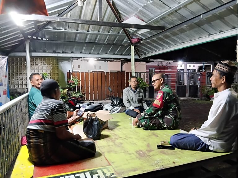 Binter Mitigasi Babinsa Labruk Lor: Wujud Kepedulian TNI pada Keamanan Desa