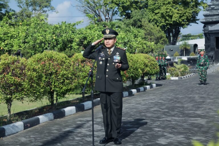 TNI Lumajang Gelar Ziarah Nasional di TMP Kusuma Bangsa Peringati HUT ke-80 TNI. 