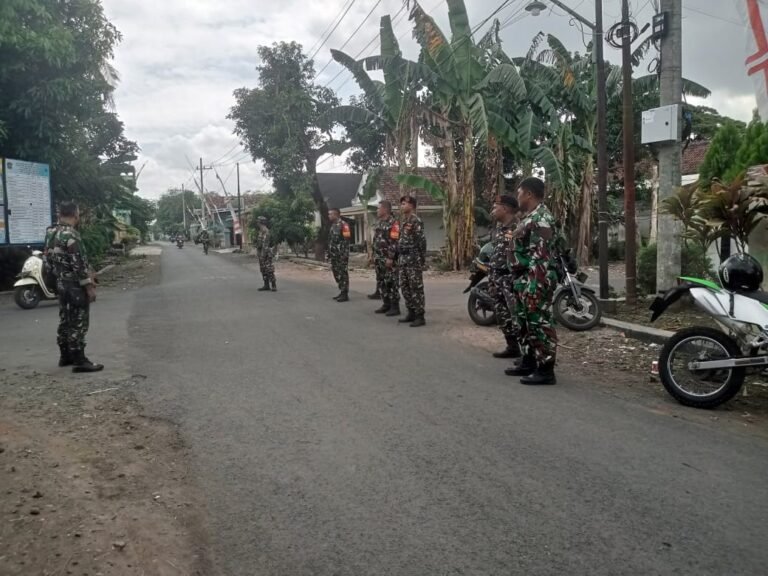 Koramil 0821-15/Tekung Gandeng Banser Perkuat Keamanan dan Kebersamaan Warga