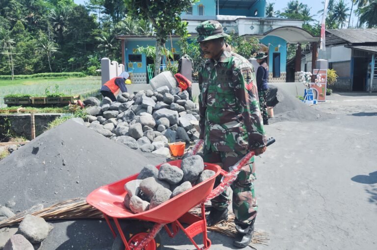 Semangat Tanpa Batas, Kopka Gunawan Jadi Teladan di Lokasi TMMD ke-126 Lebakharjo