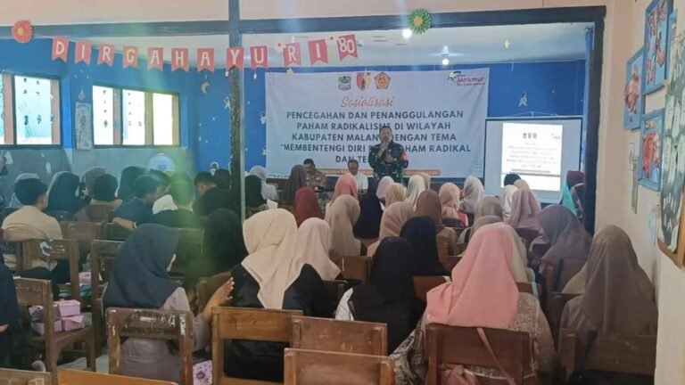 TMMD ke-126 Kodim 0818 Tanamkan Wawasan Kebangsaan, Cegah Pengaruh Radikalisme di Kalangan Pelajar