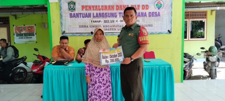 Babinsa Umbul Dampingi Penyaluran BLT DD, Pastikan Bantuan Tepat Sasaran dan Transparan
