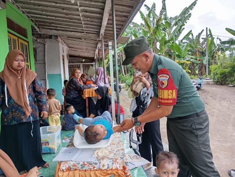 Posyandu Jadi Ujung Tombak Kesehatan Balita, Babinsa Pandanarum Aktif Dampingi Pelayanan