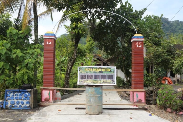 Rabat Beton TMMD di Dusun Krajan 2A Masih Dalam Proses Pengeringan, Warga Diminta Bersabar