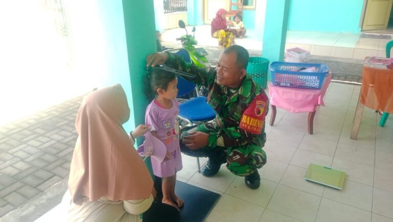 Sinergi Hangat di Posyandu Elang: Babinsa dan Bidan Desa Sukosari Bergerak Bersama untuk Kesehatan Balita