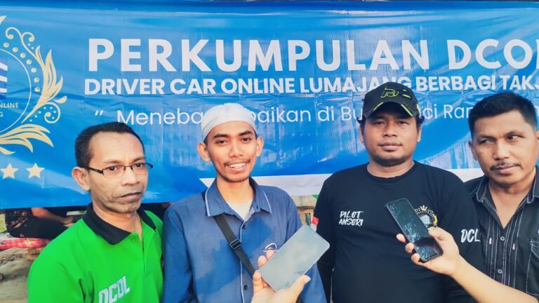 Perkumpulan DCOL (Driver Car Online Lumajang) Gempur Jalanan dengan Takjil