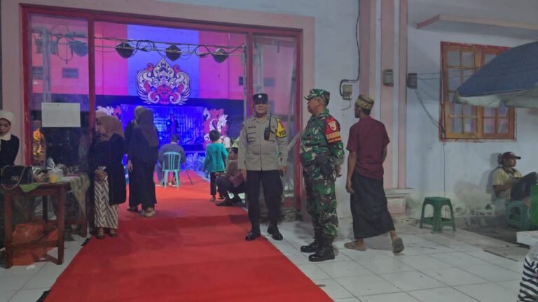 Sinergitas Babinsa dan Bhabinkamtibmas Sukosari Amankan Lomba Pentas Seni Tahun Baru Islam 1448 H